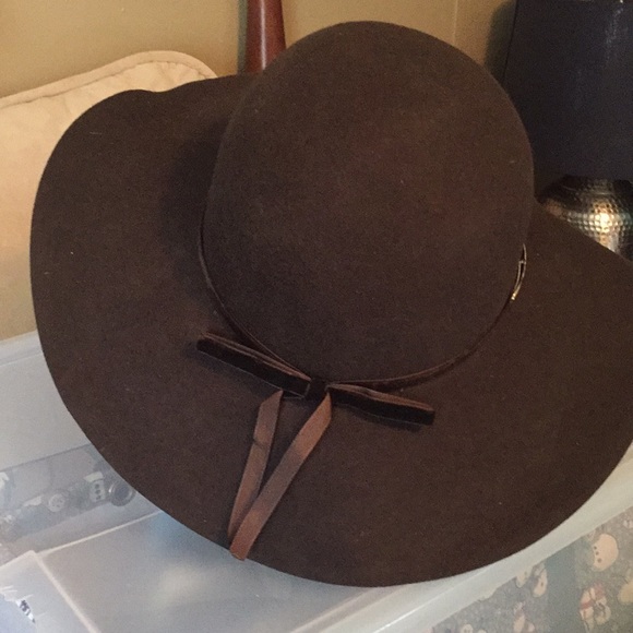 Fun & floppy hat / NWT - Picture 4 of 6